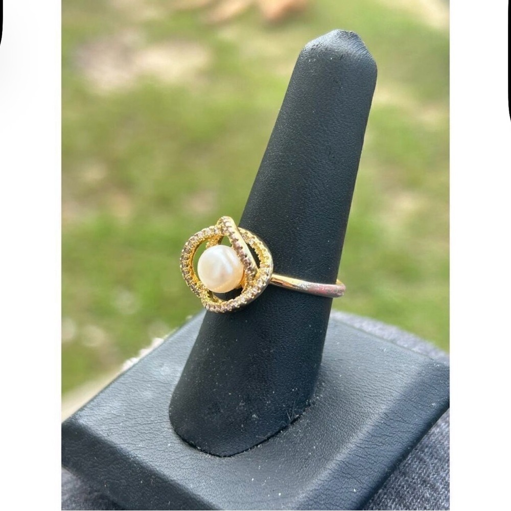 Adjustable Gold plated Faux Pearl Cocktail Ring Vintage Costume Jewelry - Picture 4 of 10